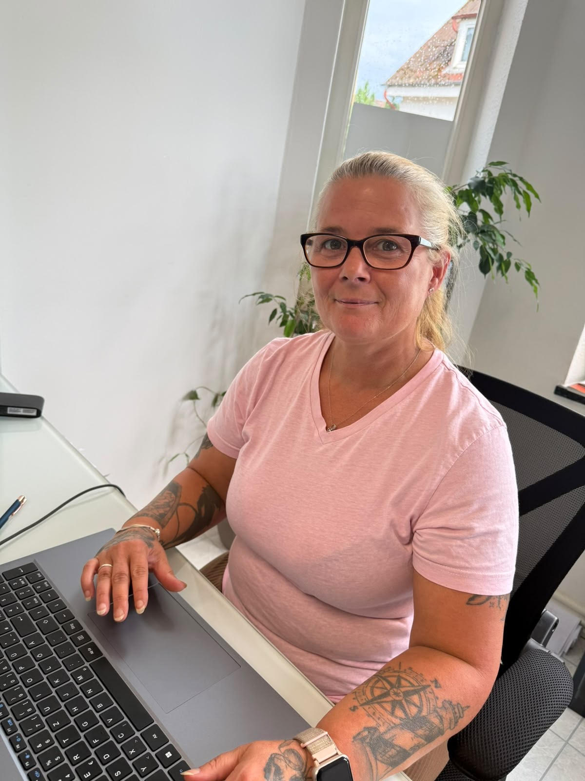 Vivian Ansprechpartnerin im Fahrschulbüro Erfde